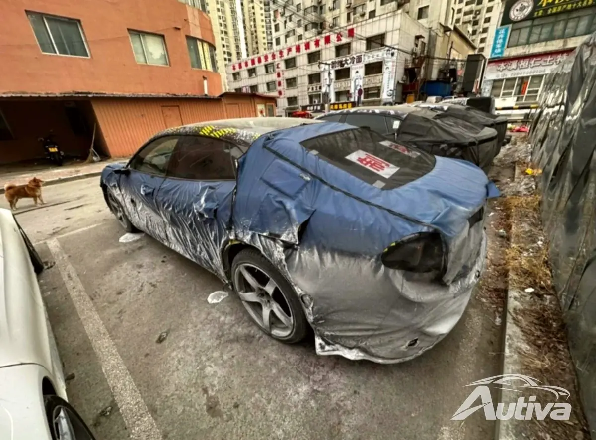 Lotus Envya w kamuflażu