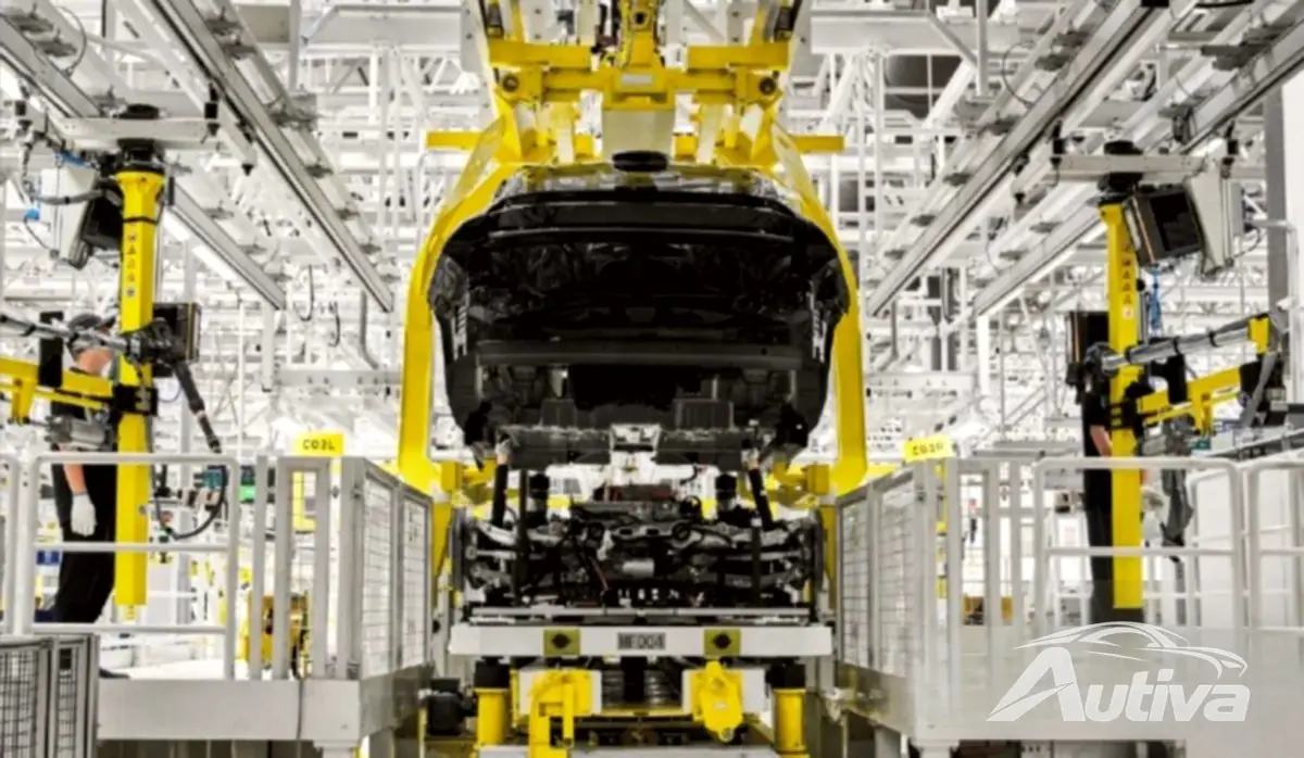 La linea di produzione ha una capacità di 150.000 veicoli all'anno La linea di produzione ha una capacità di 150.000 veicoli all'anno