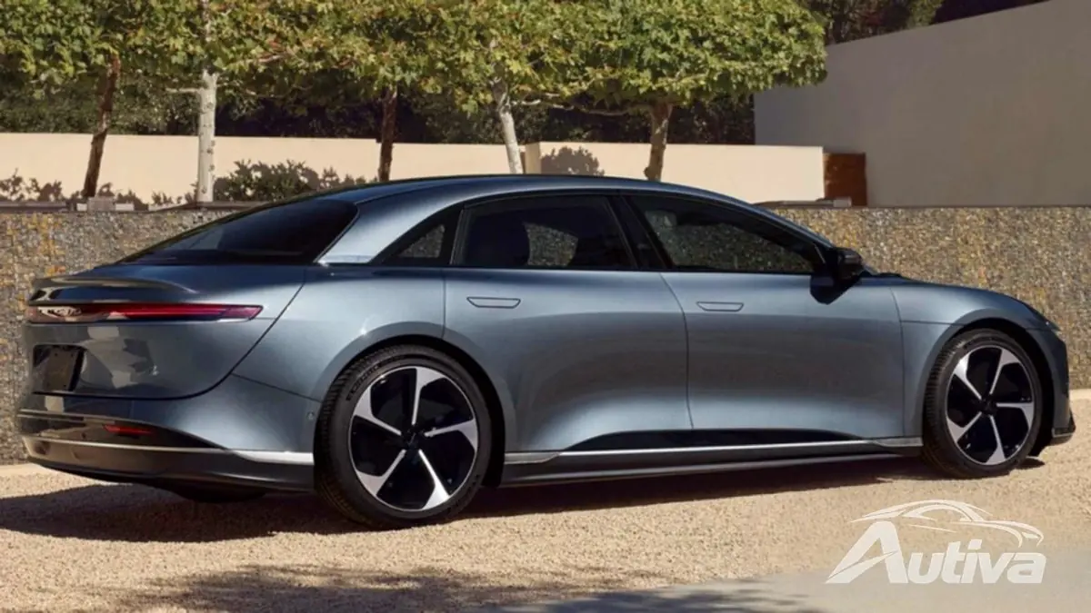 2025 Lucid Air Pure mène la course à l'efficacité des véhicules électriques avec un record de 5 miles par kWh