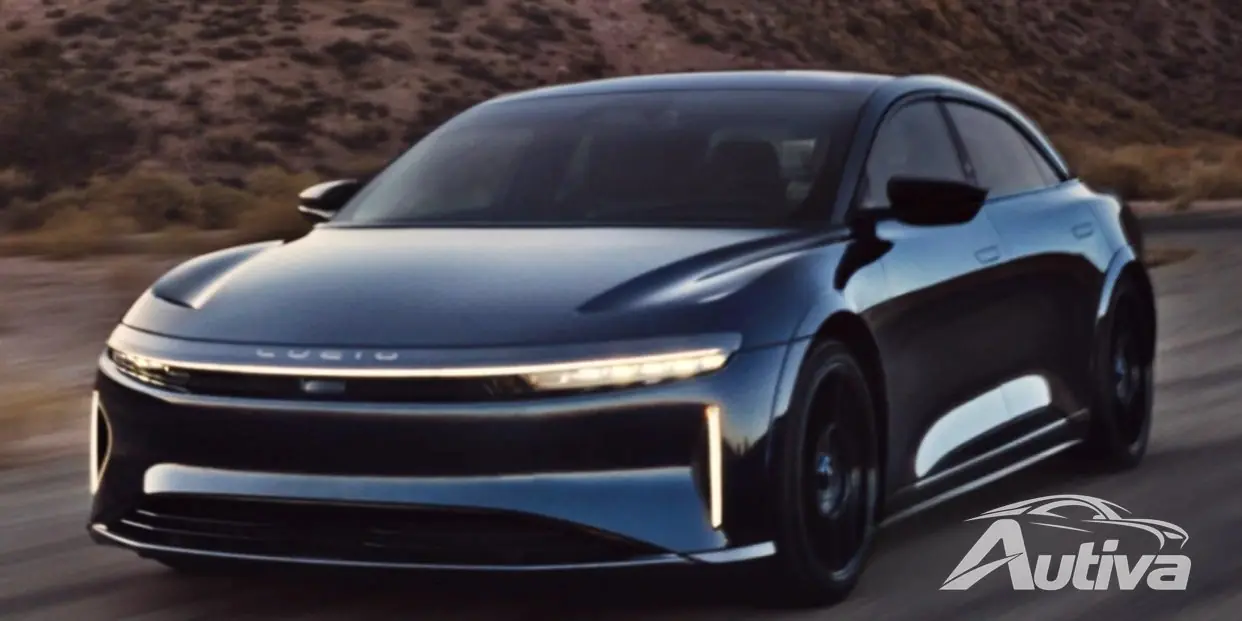Окончательные характеристики Lucid Air Sapphire снизились: 1234 л.с. и разгон за 1,89 секунды до 97 км/ч.
