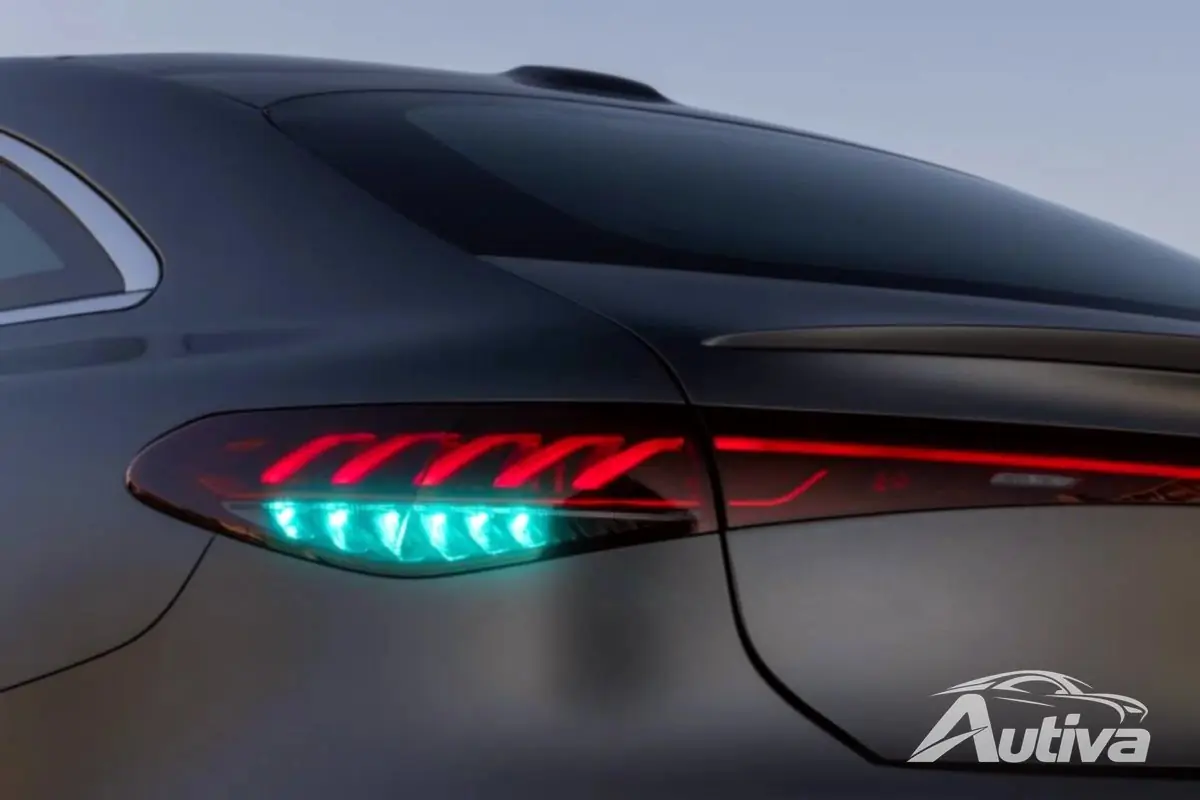 Mercedes-Benz dévoile des lumières turquoise pour signaler le mode de conduite autonome 7