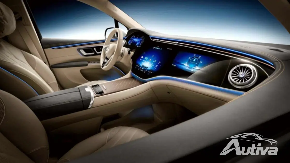 Interni del SUV Mercedes EQS