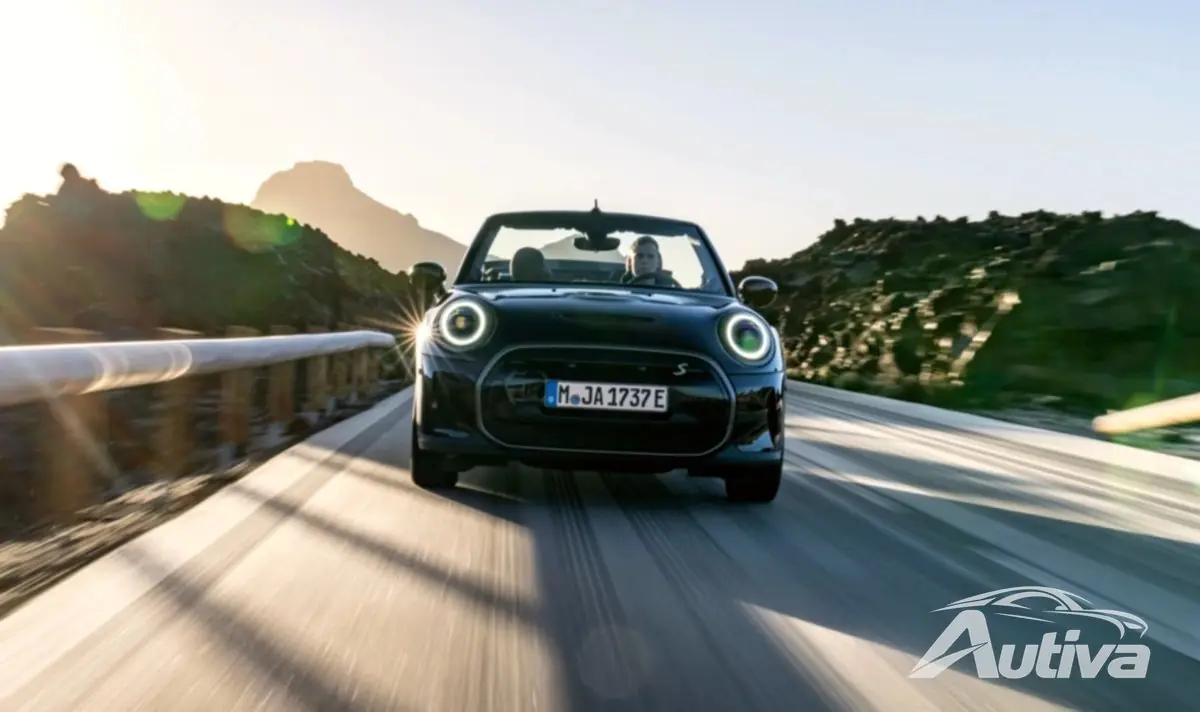 La Mini Cooper SE Convertible diventa elettrica La Mini Cooper SE Convertible diventa elettrica