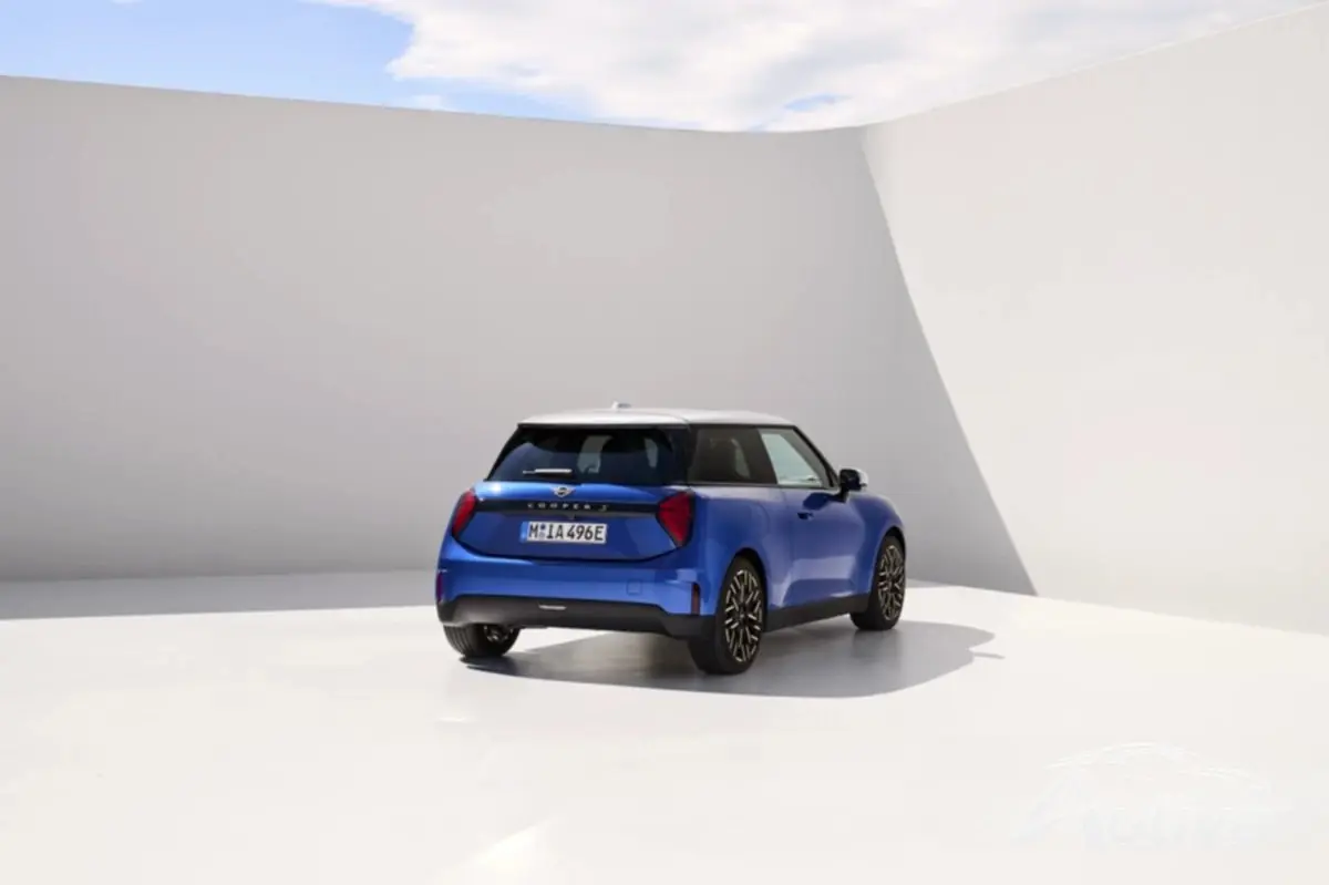Mini представляет свой совершенно новый дебютный вариант Cooper и Countryman 6