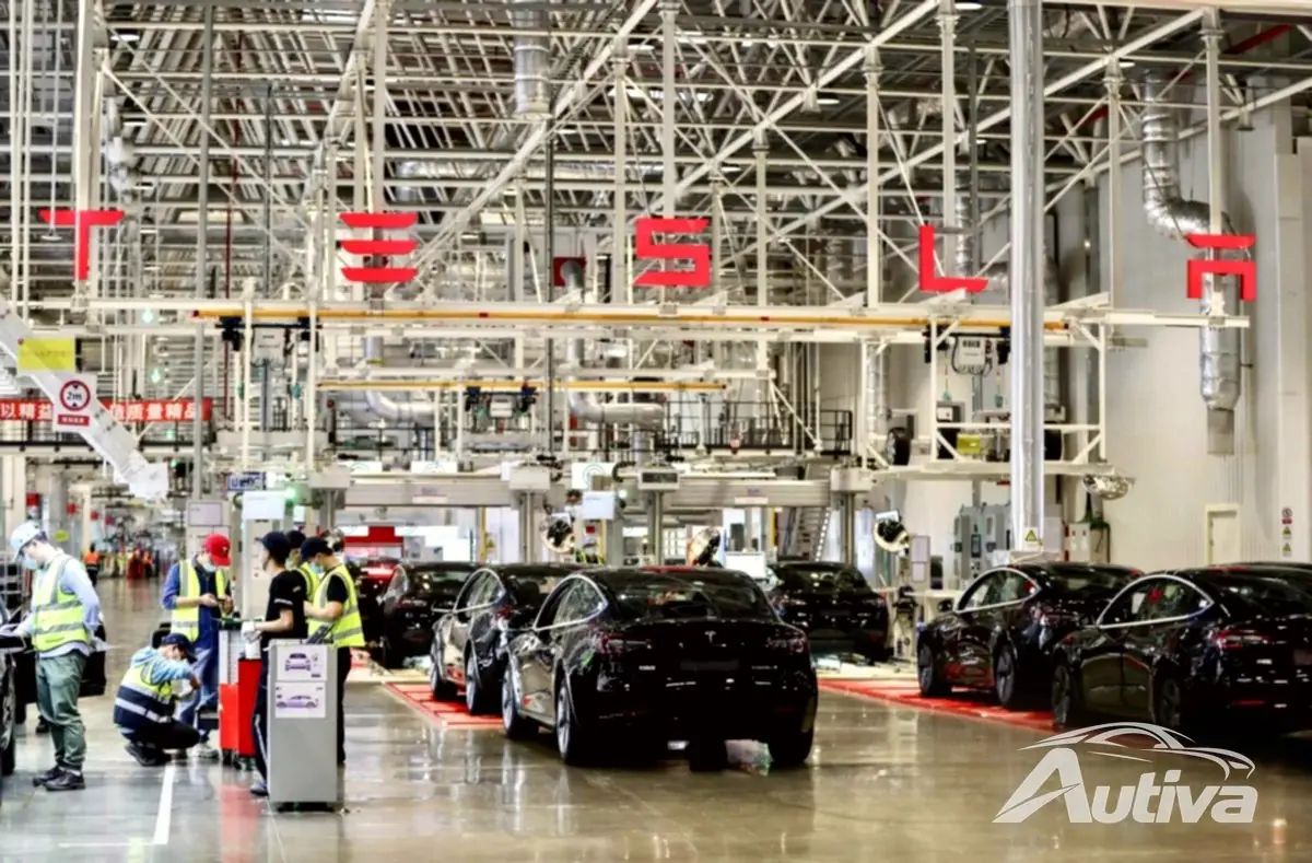 Musk förnekar att Tesla kan offra sin bästa bilfabrik för att nå stjärnorna Musk förnekar att Tesla kan offra sin bästa bilfabrik för att nå stjärnorna