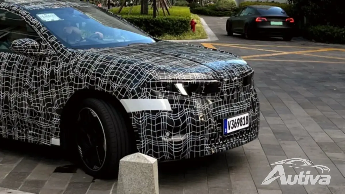 नई BMW iX3 इलेक्ट्रिक SUV शंघाई की सड़कों पर देखी गई
