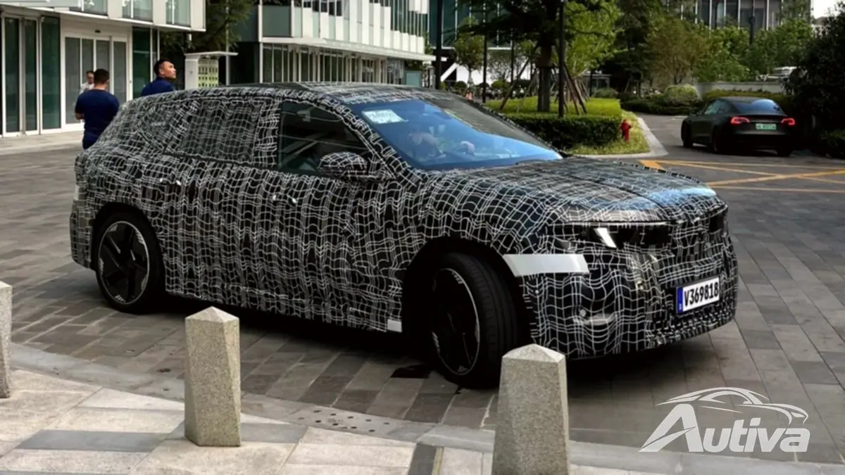 Il nuovo SUV elettrico BMW iX3 avvistato per le strade di Shanghai