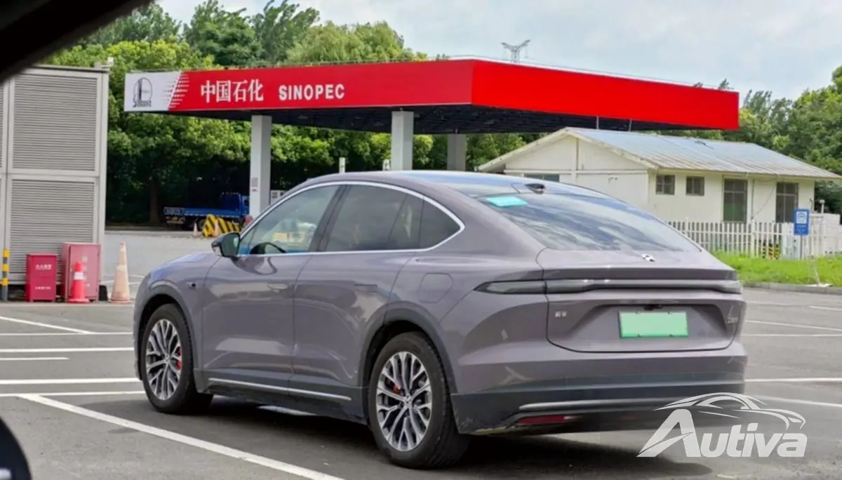 새로운 Nio EC6가 출시를 알리는 새로운 사진에 등장합니다.