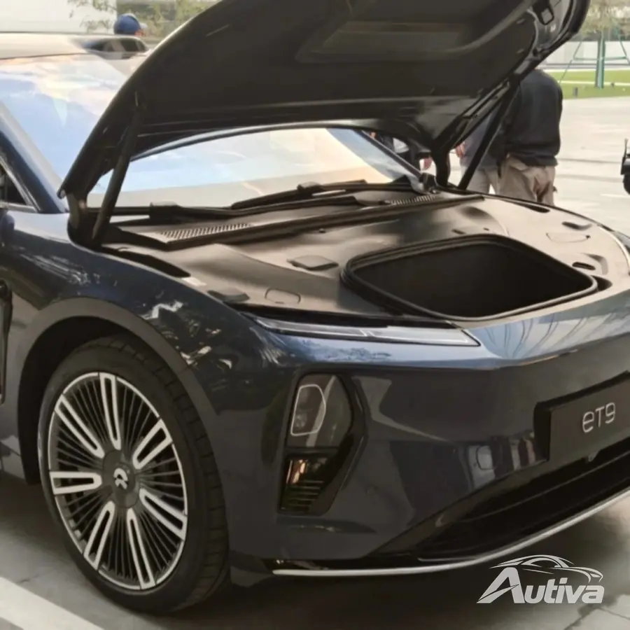 Nio ET9 が公式発表直前に路上で捕らえられる 2