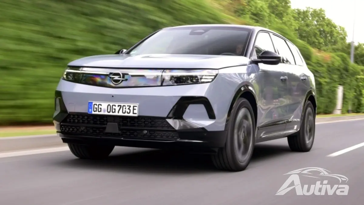 Electric Opel Grandland AWD は、家族の生活と便利な牽引を融合させます