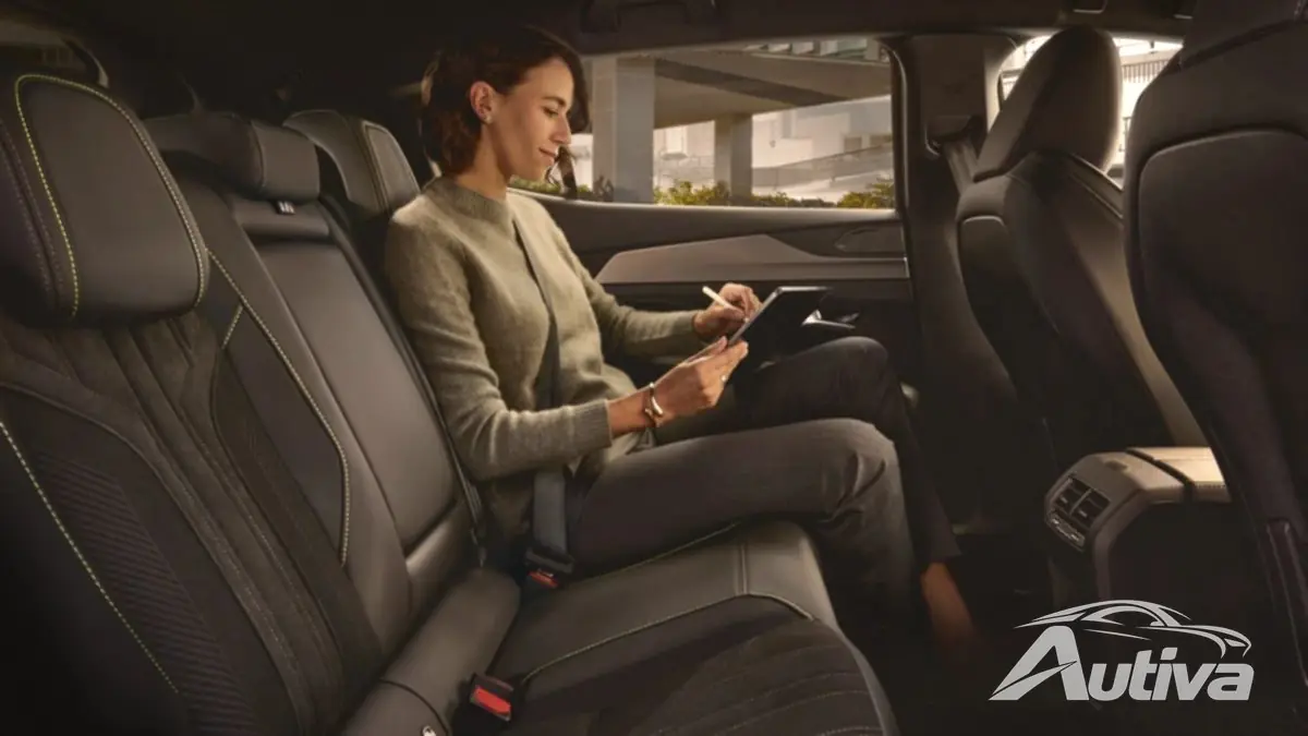 Французский стиль встречается с электрическим будущим в новом Peugeot 408 Французский стиль встречается с электрическим будущим в новом Peugeot 408