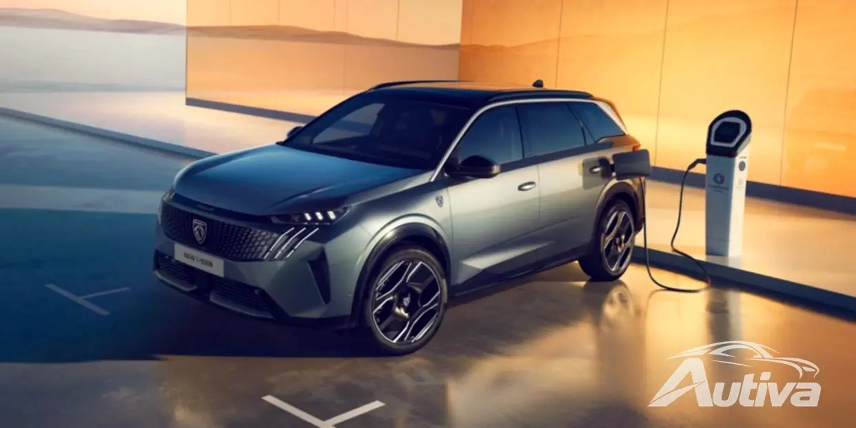 Peugeot presenta il suo veicolo elettrico più grande di sempre: il SUV completamente elettrico e-5008