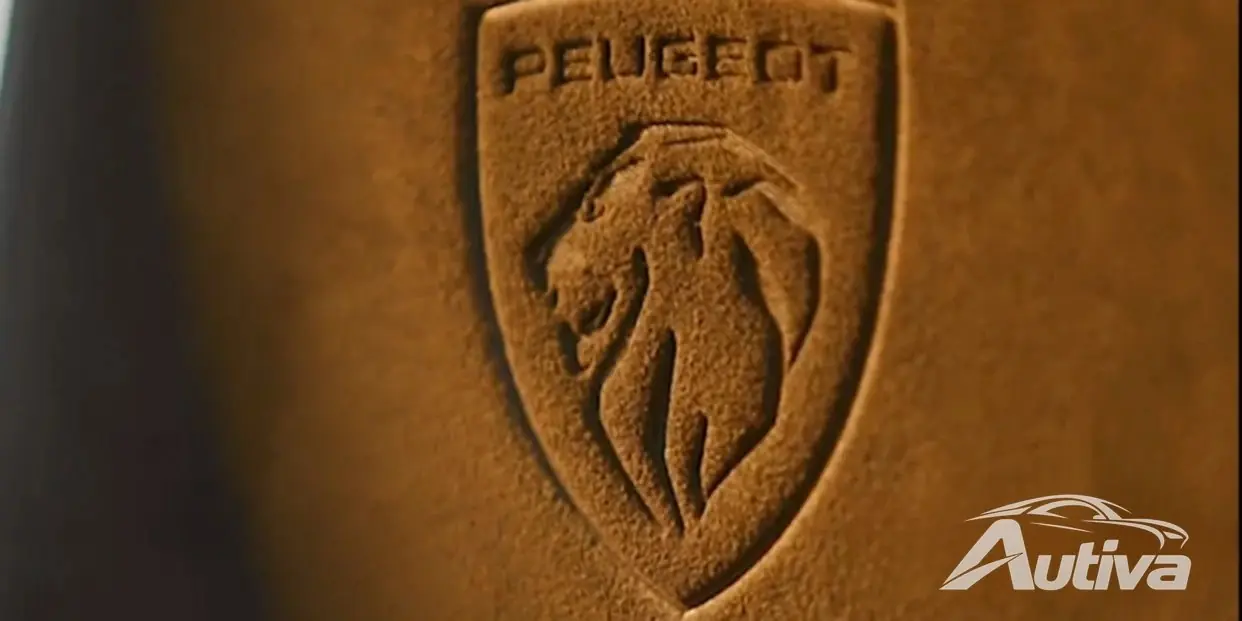 Peugeot presenta il nuovo display panoramico nel teaser ufficiale dell'e-5008