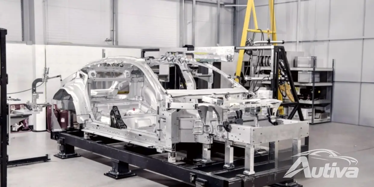 Polestar5 for å vise frem intern plattform i limt aluminium