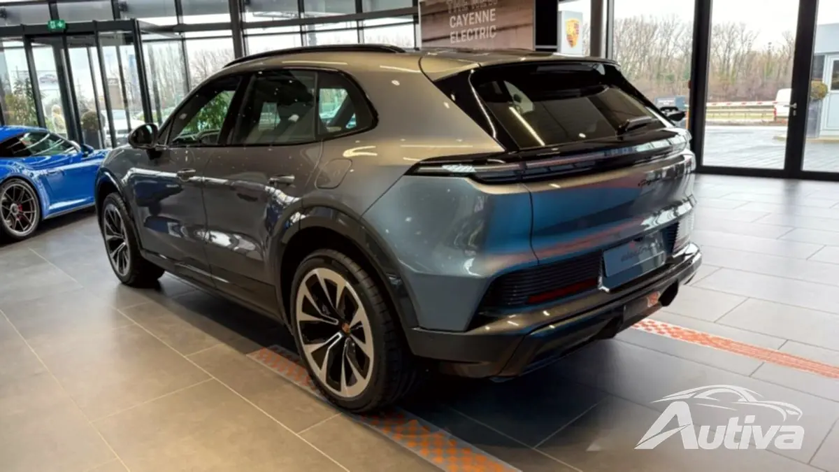 Baksiden av Cayenne Electric