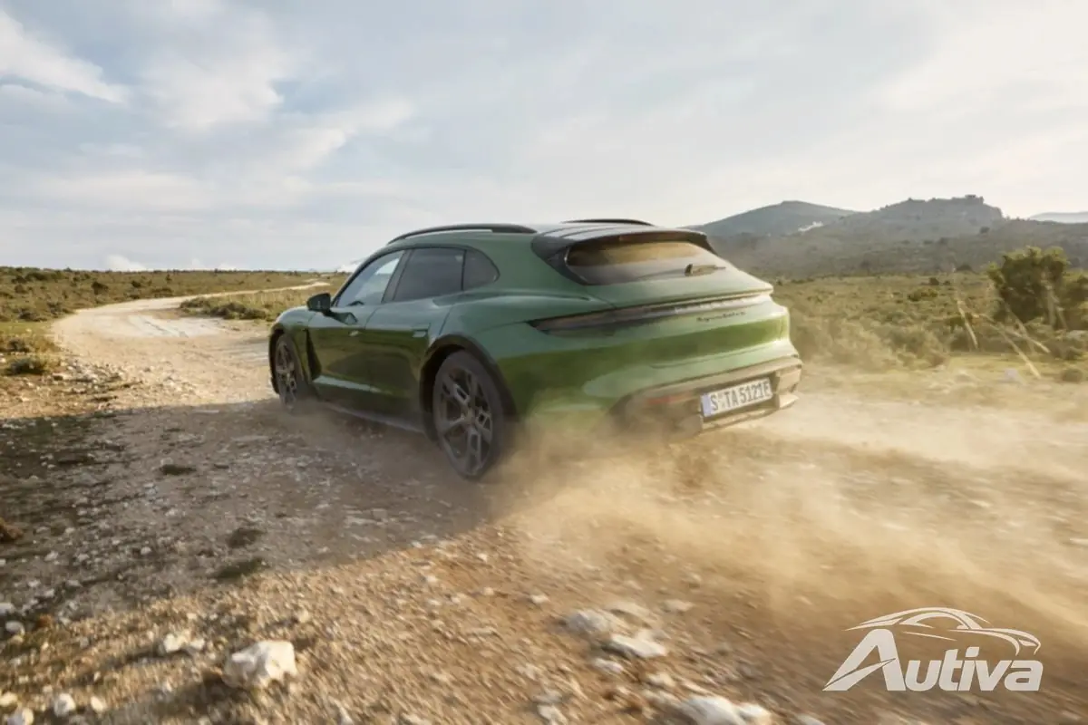 Porsche Taycan Cross Turismo är här för att ta dig terräng med längre baksätespassagerare Porsche Taycan Cross Turismo är här för att ta dig terräng med längre baksätespassagerare