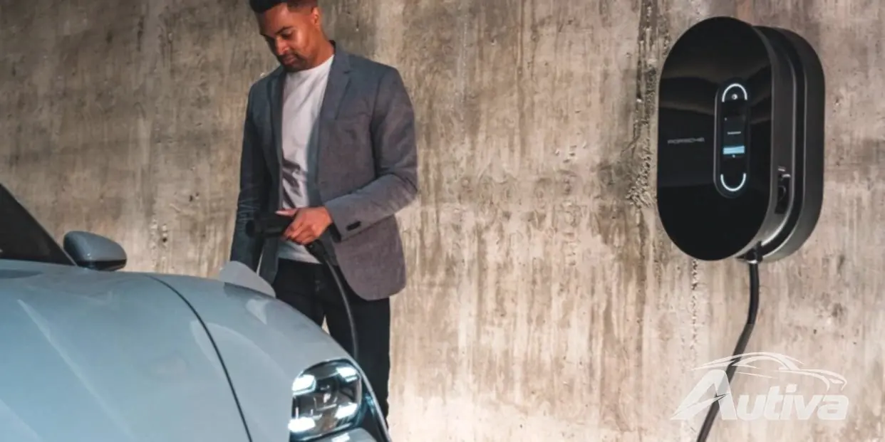 O novo carregador AC adaptável da Porsche reduz o tempo de carregamento do Taycan em 50%