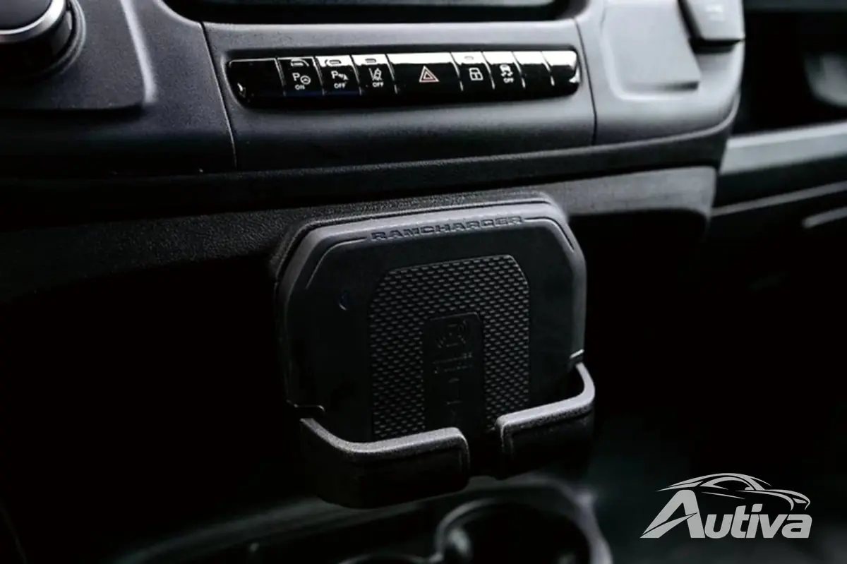 Ram ProMaster EV rzuca wyzwanie Fordowi i Rivianowi w pojedynku elektrycznych vanów 8