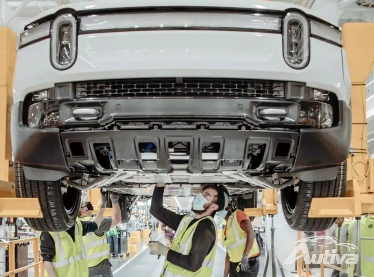 Rivian увеличила производство более 1000 электромобилей в месяц Rivian увеличила производство более 1000 электромобилей в месяц