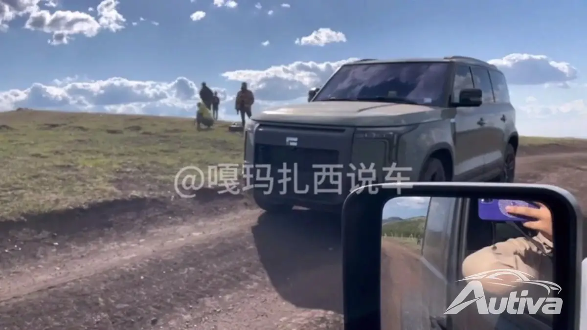 रॉक्स एसयूवी चीन की एक और 4x4 कार है जिसका लिंक Xiaomi और Tencent से है
