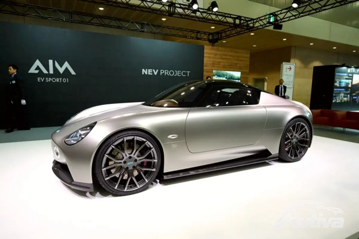 中村史朗デザインの600馬力カーボンファイバーAIM EV Sport 01が日本初登場