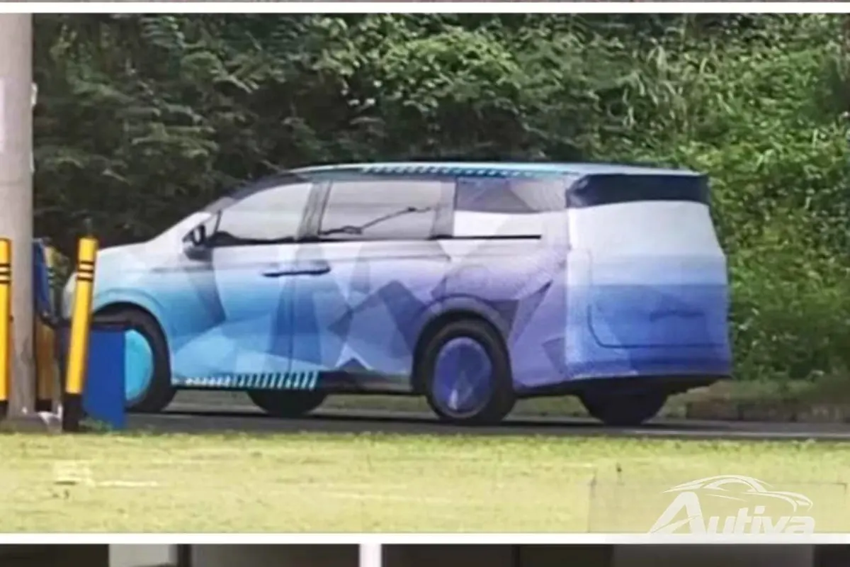 BYD Zhou в камуфляже