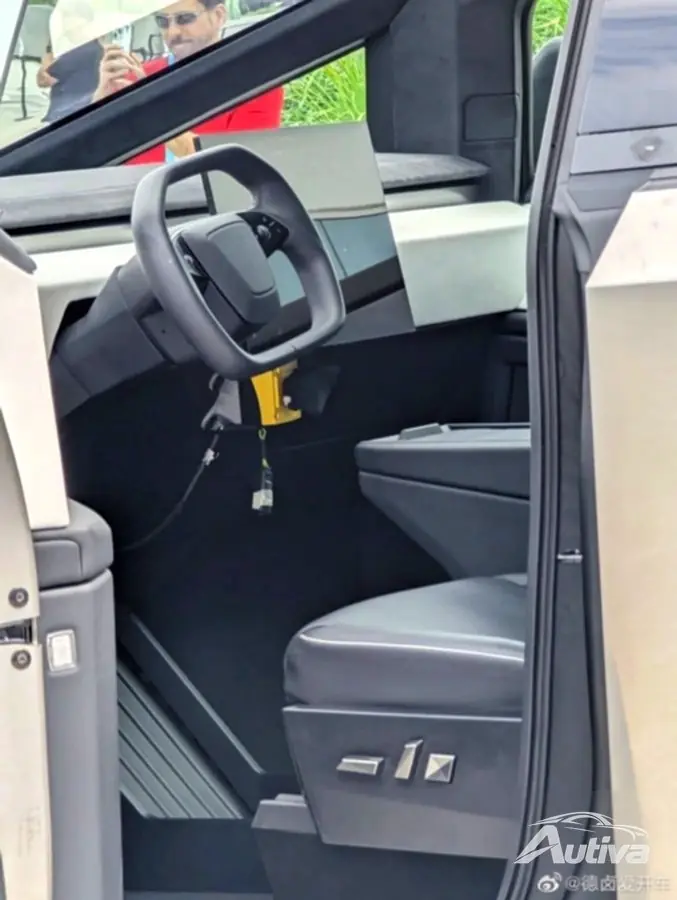 Interior del Tesla Cybertruck