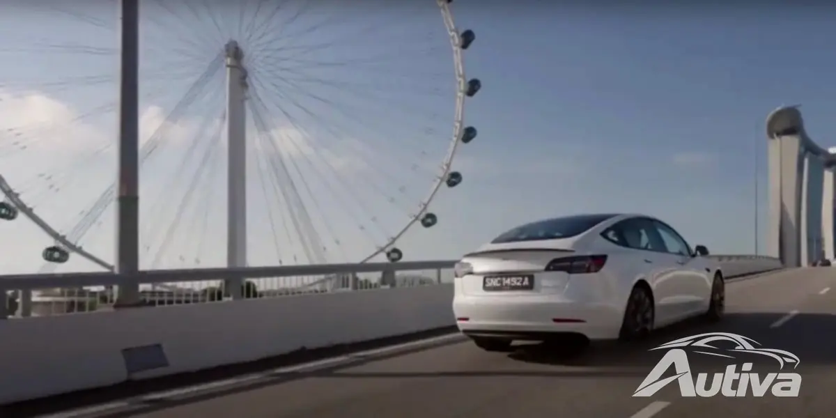 Drive To Believe는 Tesla의 첫 공식 마케팅 영상입니다. Drive To Believe는 Tesla의 첫 공식 마케팅 영상입니다.