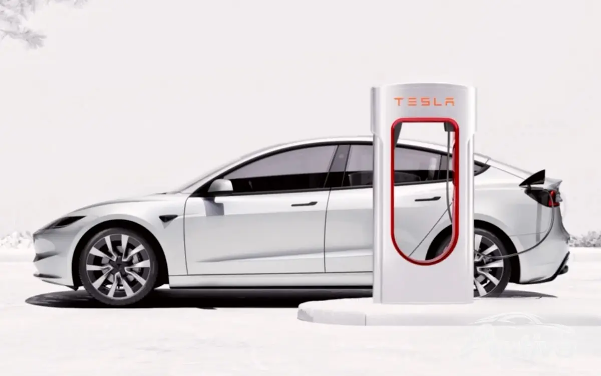 Teslas leder avslører tidligere ukjente detaljer om den nye Model 3 Teslas leder avslører tidligere ukjente detaljer om den nye Model 3
