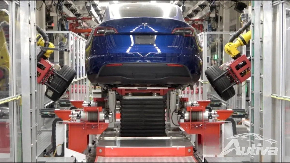 Tesla 생산 라인 - 출처: Tesla