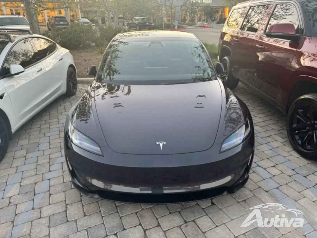 Tesla Model 3 Lächerliches Äußeres