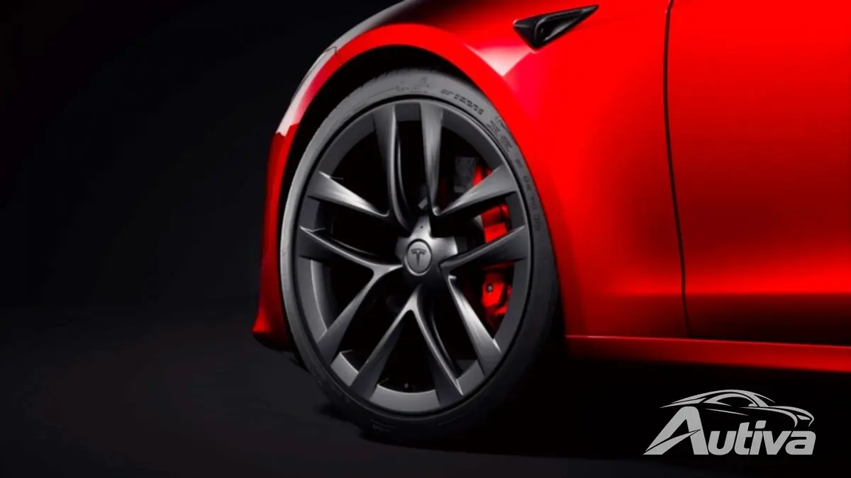 Das Tesla Model S kommt mit neuem Glasdach, neuer Farboption und rundem Lenkrad