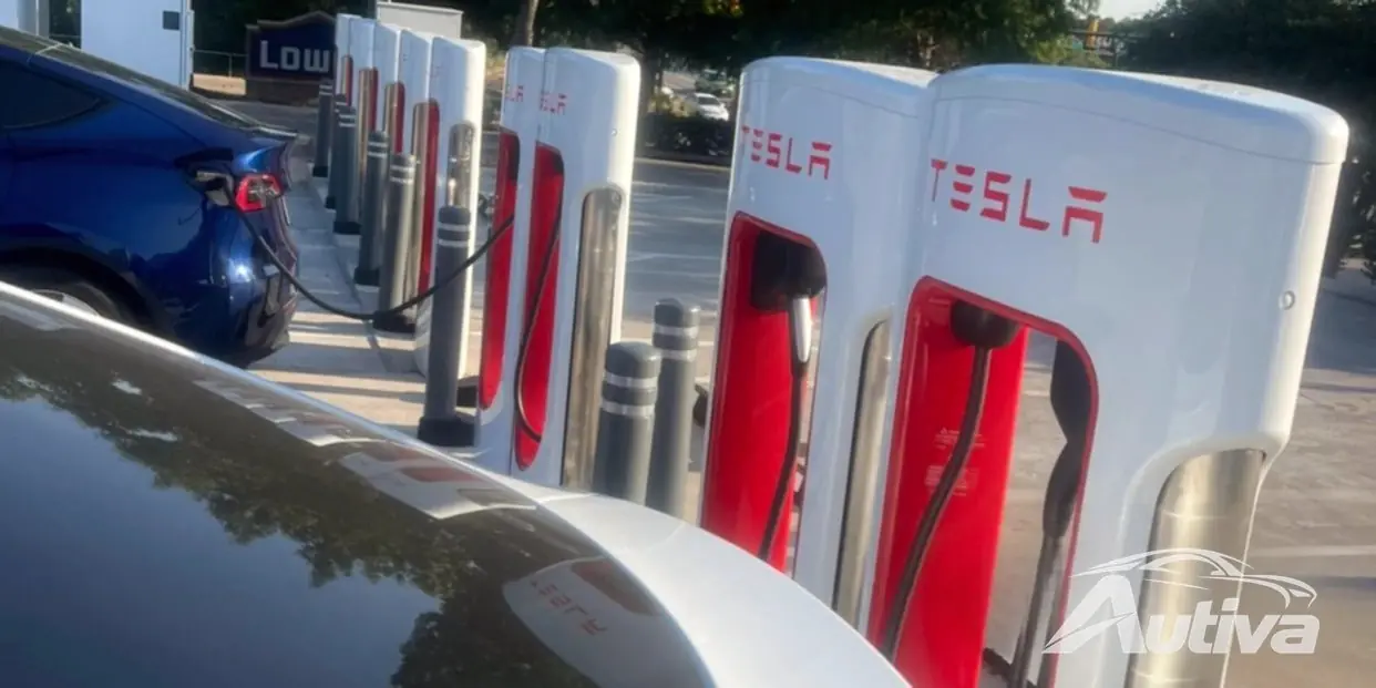 Tesla wznawia wdrażanie adapterów Magic Dock w USA