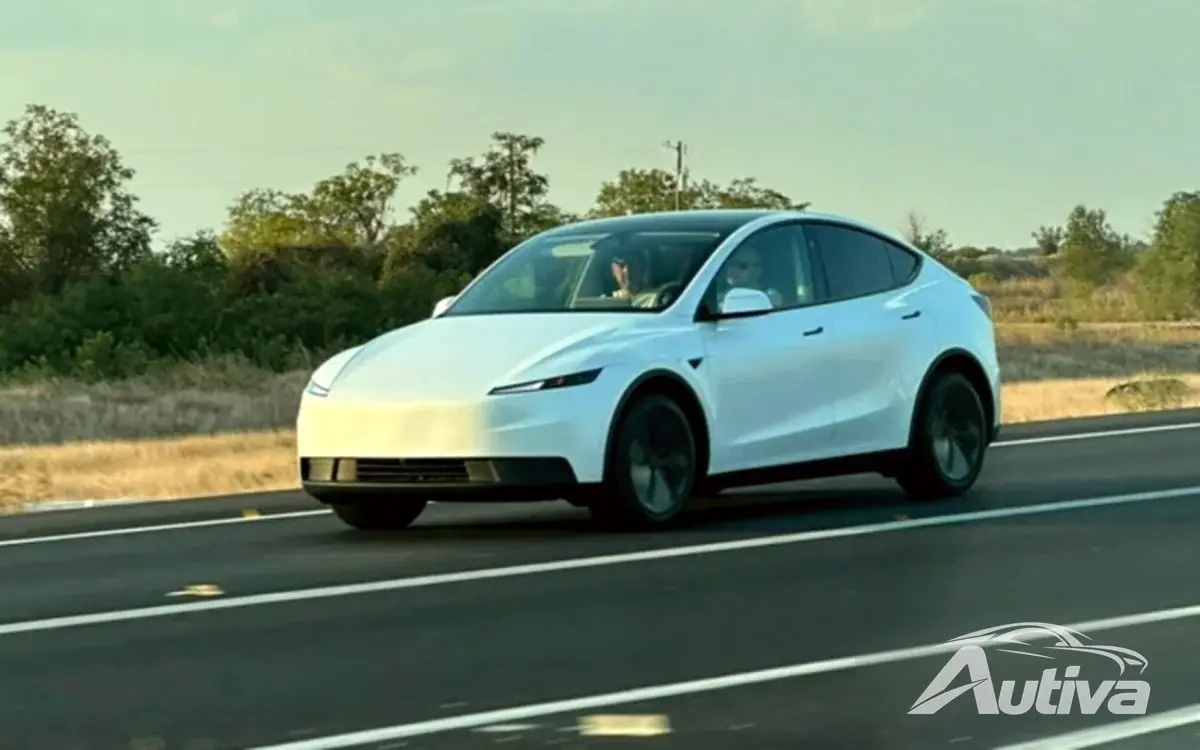 El próximo modelo asequible de Tesla visto en la naturaleza sin camuflaje