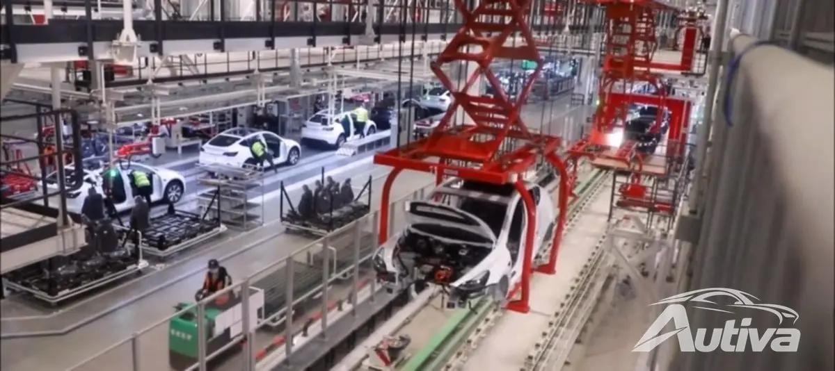 Tesla Giga Berlin geçen hafta 2.000 adet Model Y üretti Tesla Giga Berlin geçen hafta 2.000 adet Model Y üretti