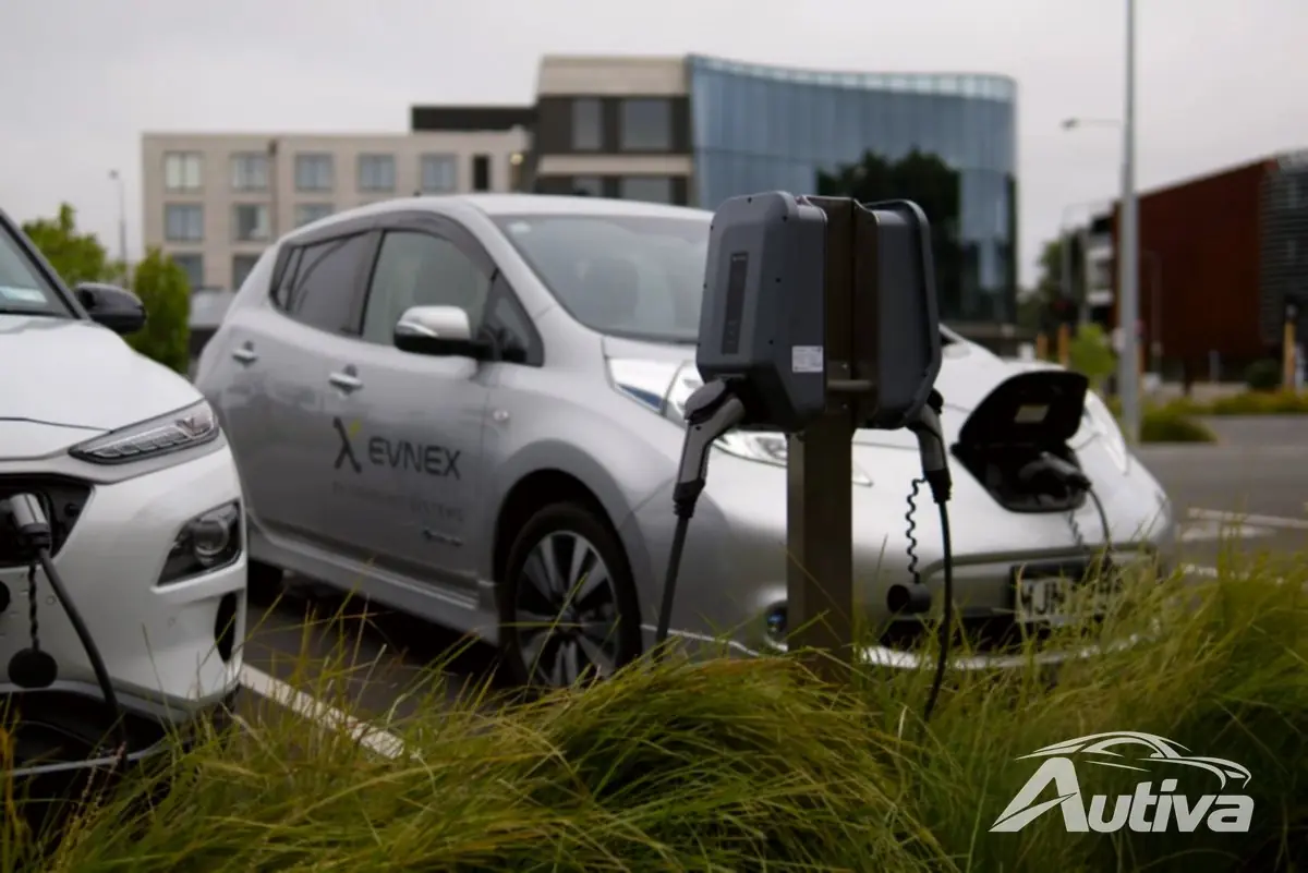英国政府は2030年までに国内に30万台のEV充電器を設置すると約束 英国政府は2030年までに国内に30万台のEV充電器を設置すると約束