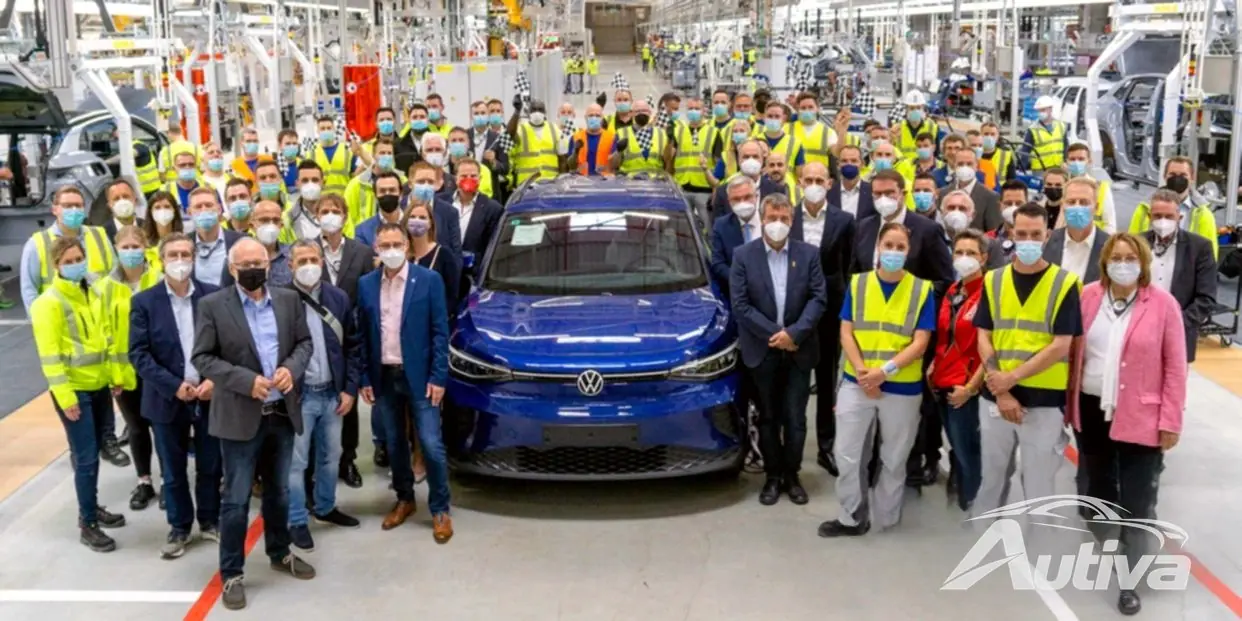 VW, ID.4 Üretimini Artırmak İçin İkinci Alman Elektrikli Araç Fabrikasını Başlattı