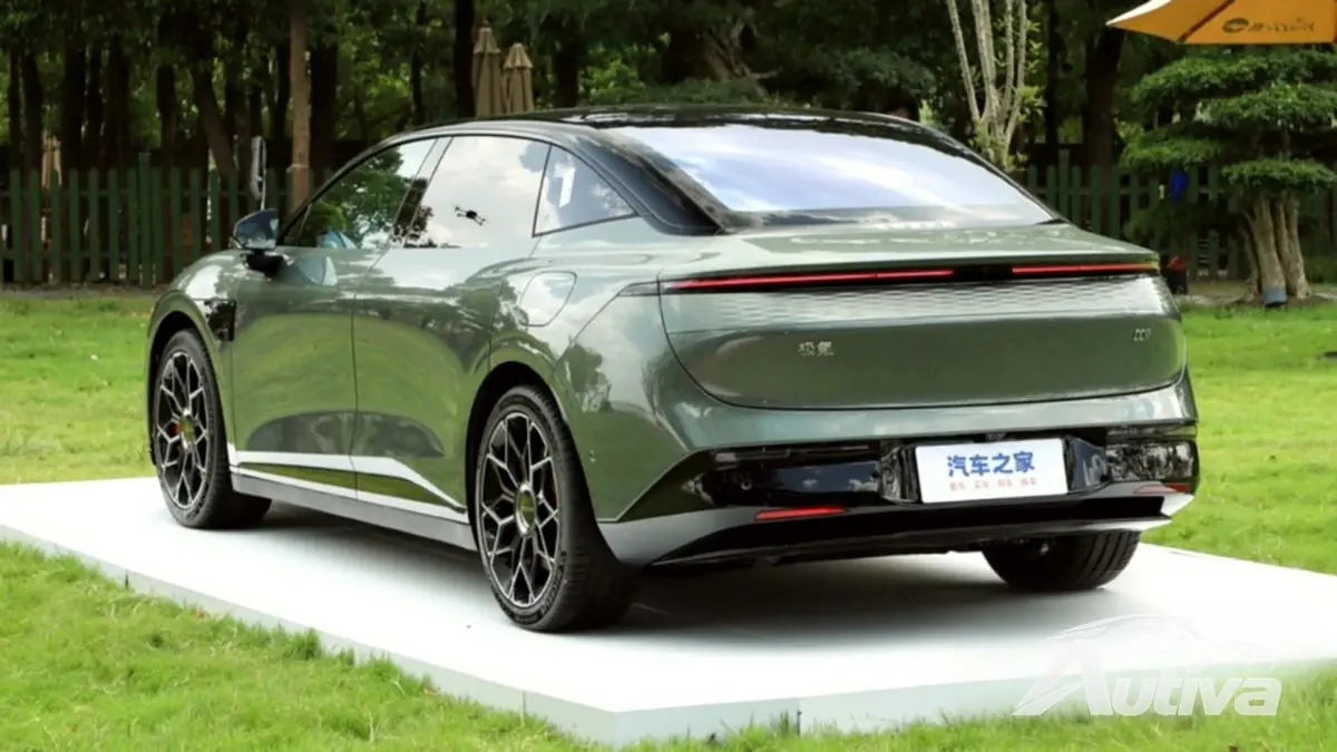 更新后的 2025 Zeekr 007 拥有世界上最快的充电电池