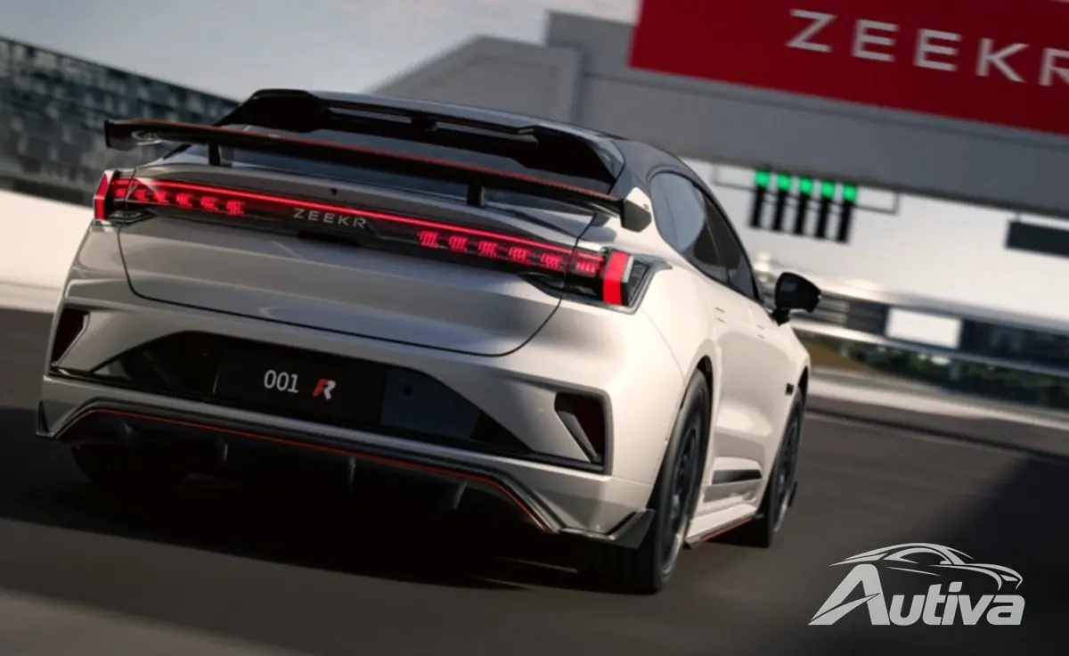 Zeekr бросает тень на Tesla, дразня производительную версию 001 FR Zeekr бросает тень на Tesla, дразня производительную версию 001 FR