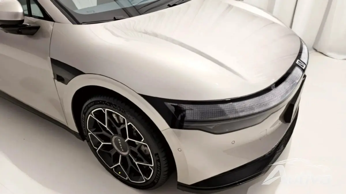 Zeekr dévoile la nouvelle berline électrique 007 4