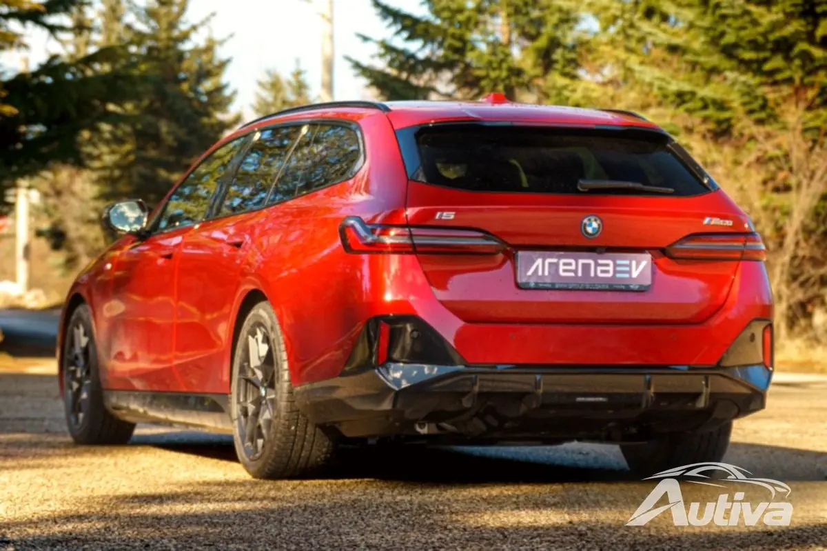 Обзор BMW i5 M60 xDrive Touring Обзор BMW i5 M60 xDrive Touring