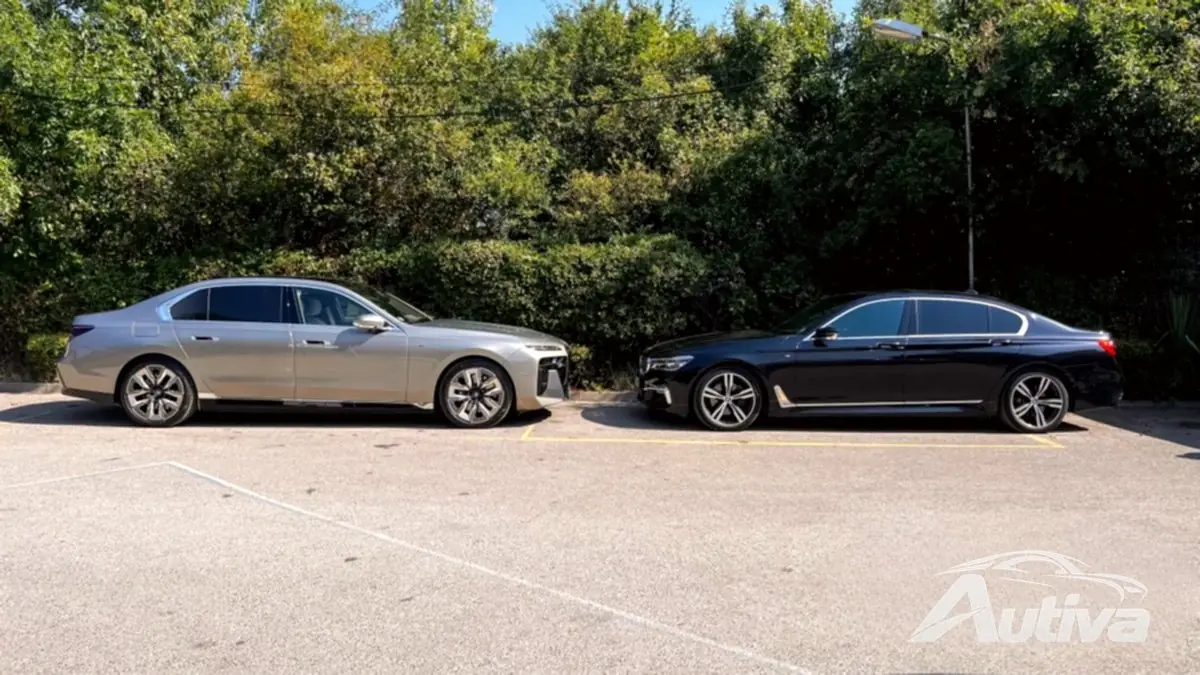 पिछली पीढ़ी 740LD i7 की तुलना में अजीब तरह से छोटी दिखती है।