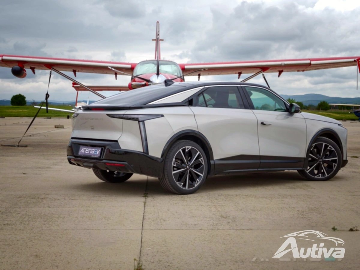 2026 DS N°8 AWD レビュー