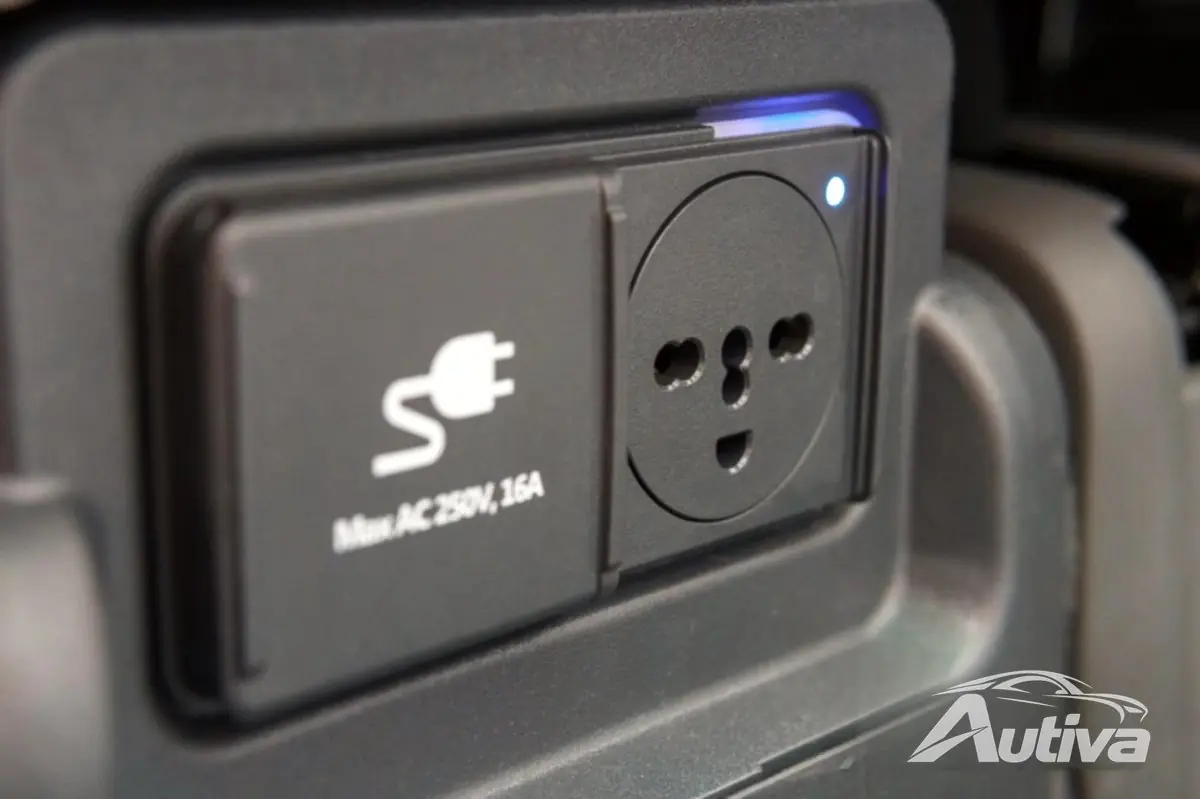 Insgesamt sind im Ioniq 5 zwei V2L-Ladegeräte an Bord.