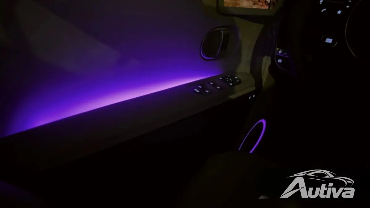 Ioniq 5 ではドアのみにアンビエント照明があります。