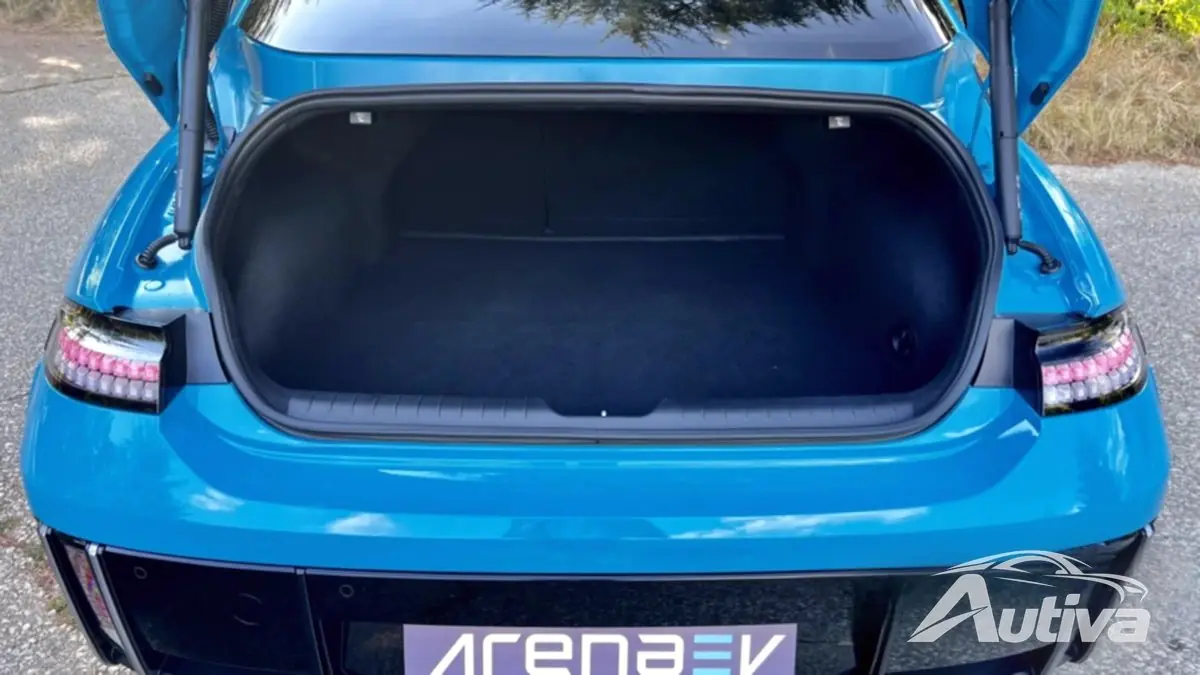 Le coffre de la Ioniq 6 n’est pas génial en termes de taille.