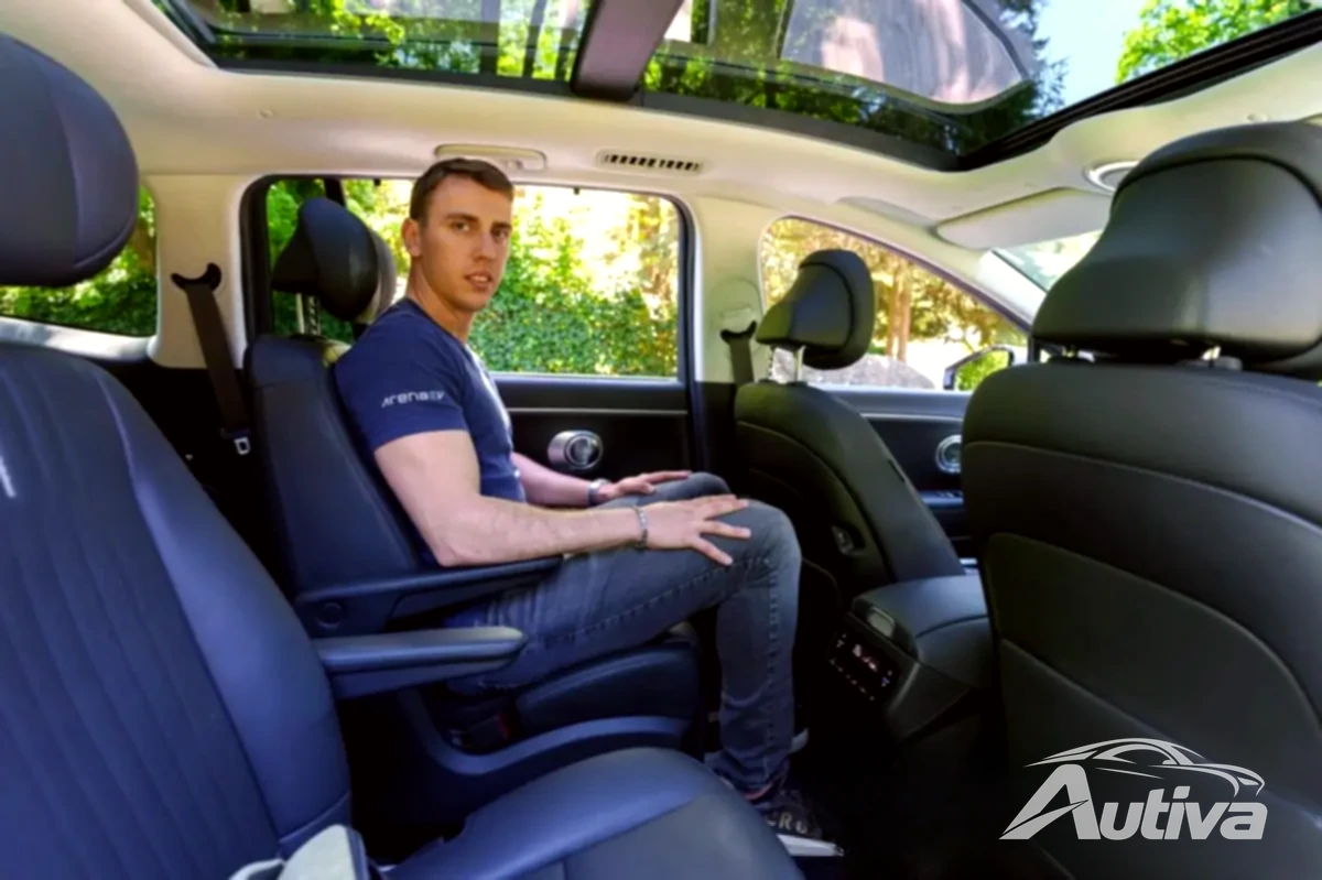 Espace de deuxième rangée de Hyundai Ioniq 9 Performance