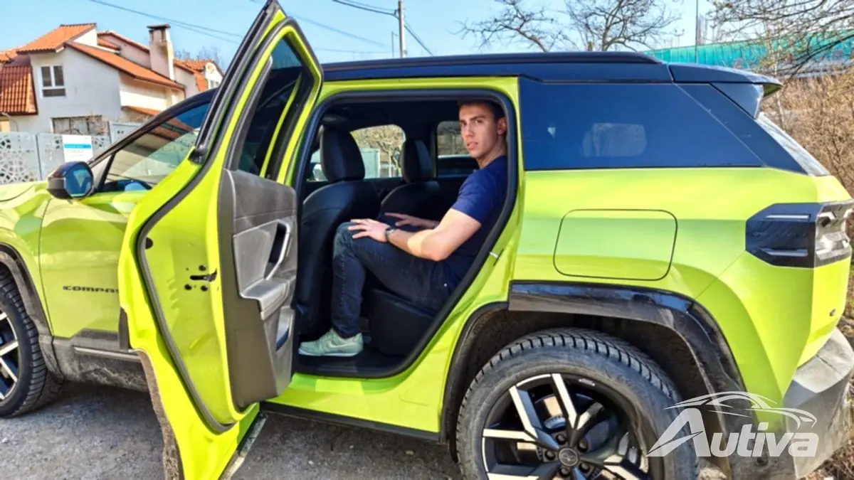 Jeep Compass e miejsce na tylnym siedzeniu