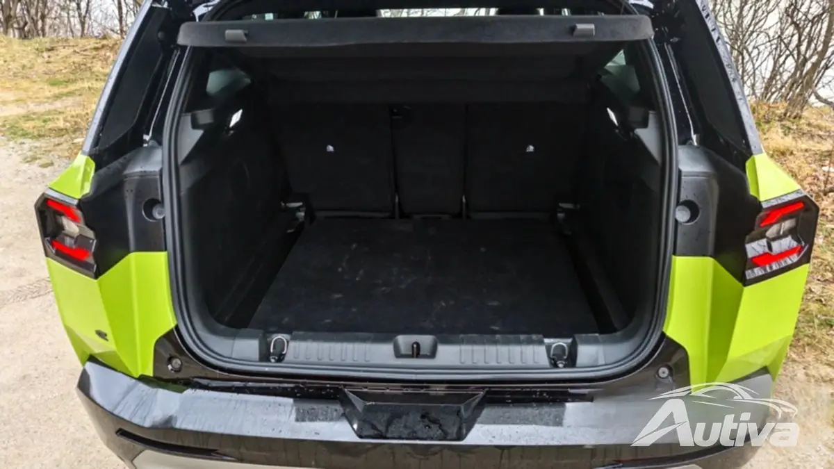 Jeep Compass i bagażnik