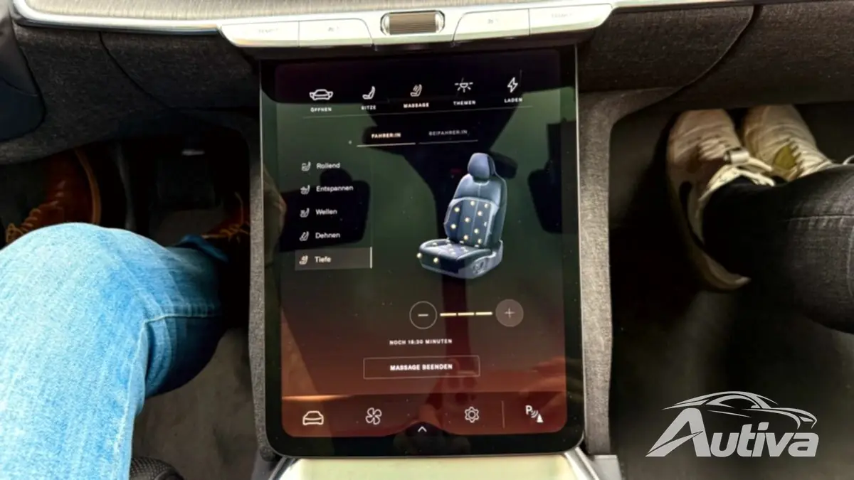 A tela inferior tem mais recursos no Lucid Air.